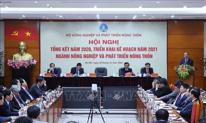 Thủ tướng Nguyễn Xuân Phúc: Nông nghiệp tiếp tục khẳng định là bệ đỡ của nền kinh tế 